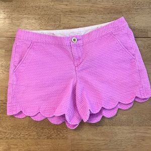 Lilly Pulitzer buttercup Short size 6